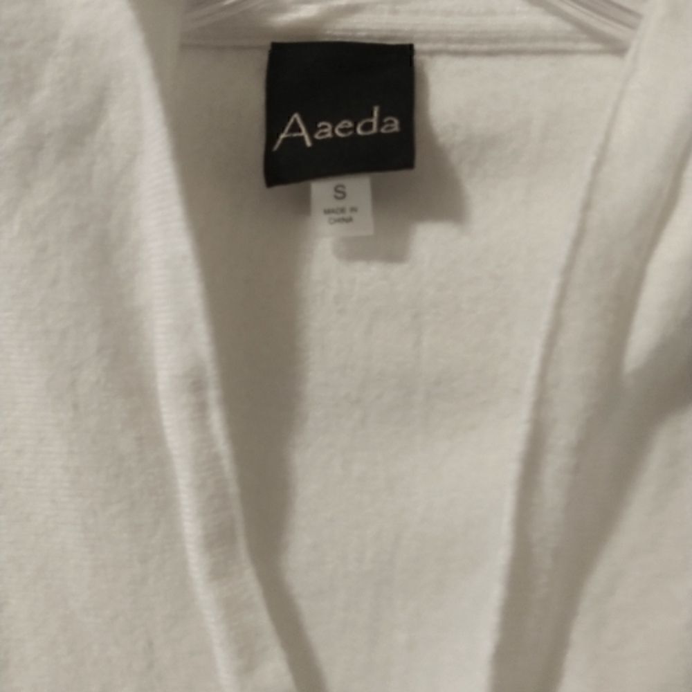 Aaeda hooded white pullover sweater sweatshirt size S - Picture 5 of 5
